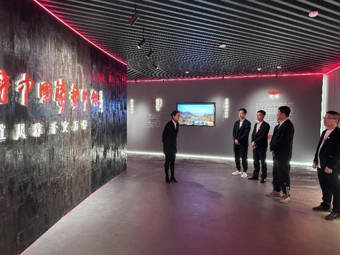 达辰新材“标杆访学”考察团走进福建三棵树集团学习参观